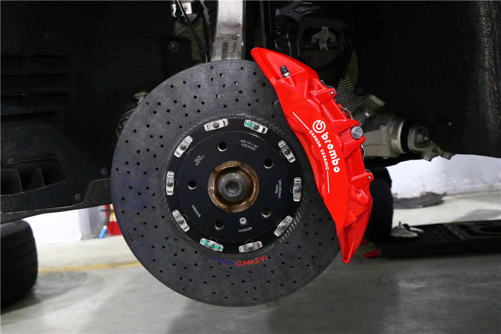 Feel the power of the 4.43-second brembo ceramic brakes to bring Bentleys more unpreparedness!